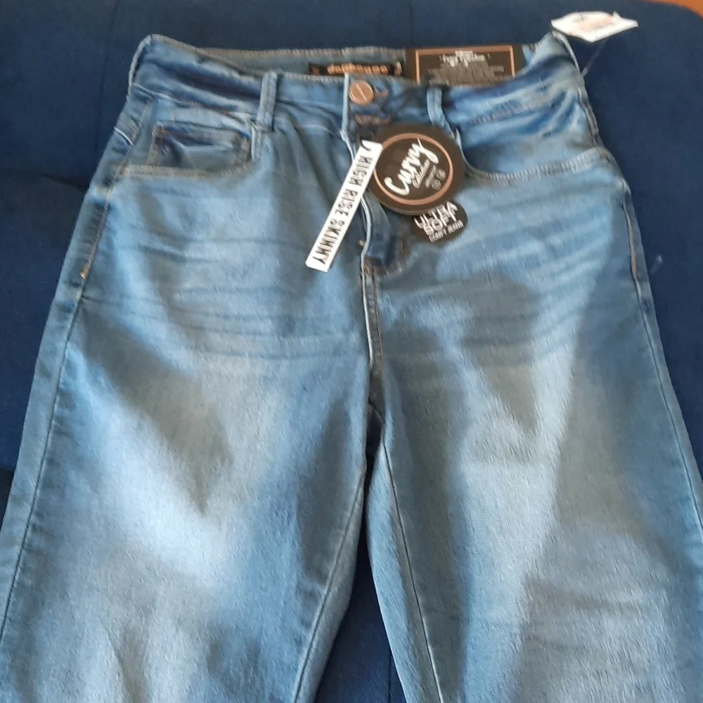 Jeans - Picture 2 of 3